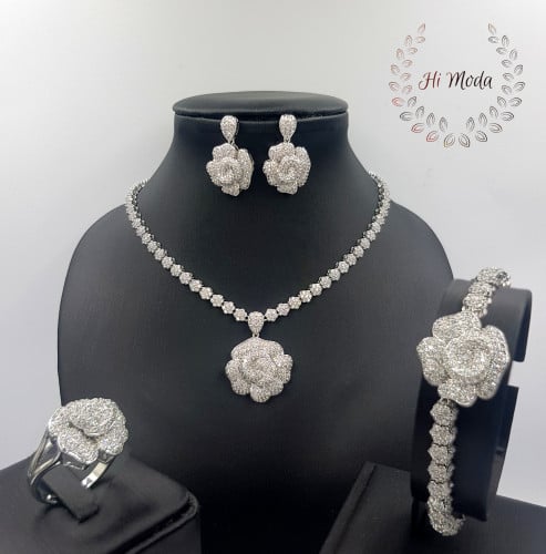 طقم زركون فضي مناسبات فاخر