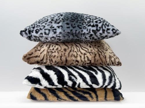 خدادية FUR مربعة فائقة النعومة - أسود