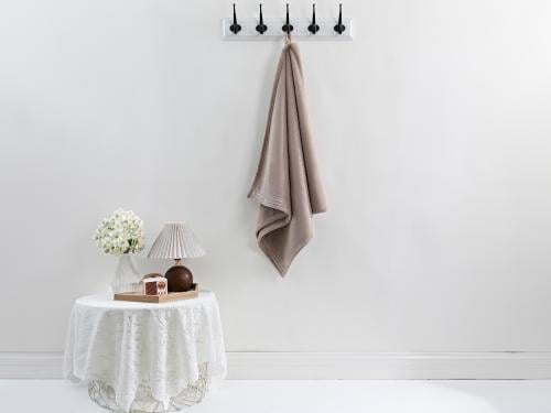منشفة حمام وسط كورال مايكروفايبر - 70×140 سم - بيج...