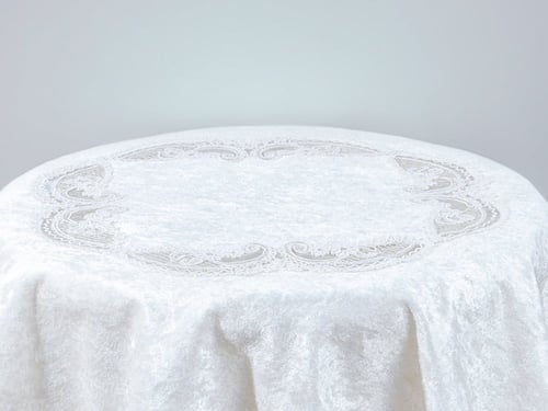 مفرش طاولة قطيفة بريم سـكـري - 100×100 سم