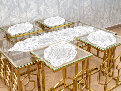 طقم مفارش طاولة شبك بريم 5 قطع - سكري