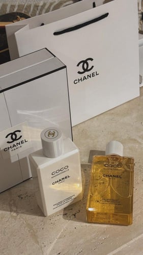 مجموعة كوكو شانيل مكونه من لوشن 200 مل + شاور جل 2...