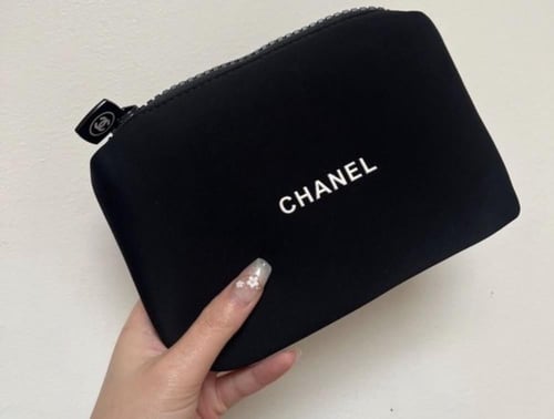 شنطه شانيل للمكياج وتر بروف