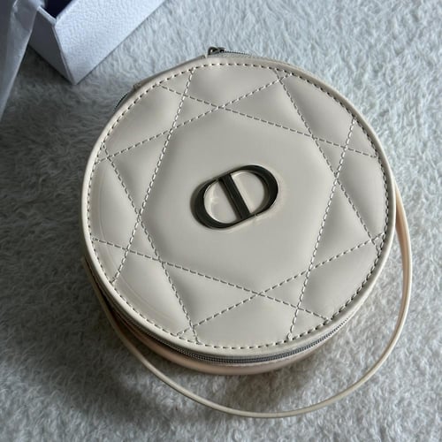 شنطه ميكب مراية