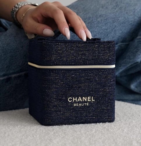 شنطة ميكب شانيل كحلي