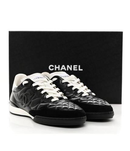 سنيكرز شانيل النسائي – تصميم فضي فاخر