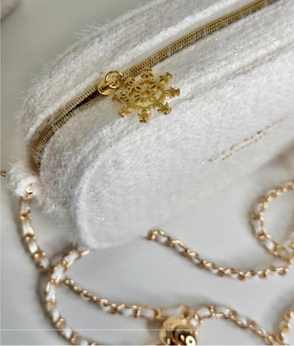 شنطه شانيل الشتويه ابيض