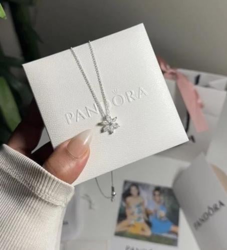 سلسال باندورا PANDORA ورده فضي مع ملحقات