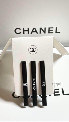 شباصات شانيل مع الملحقات بدون ورده