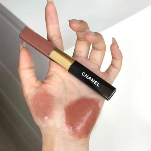 روج شانيل ثابت مع قلوس ملمع رقم 188