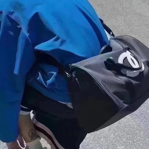 شنطه من شانيل رياضية وللسفر