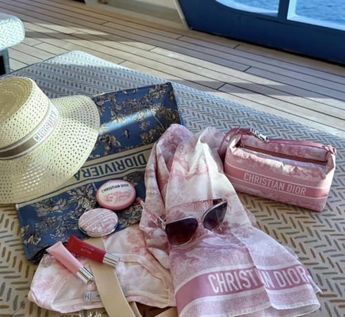 شنطه من ديور