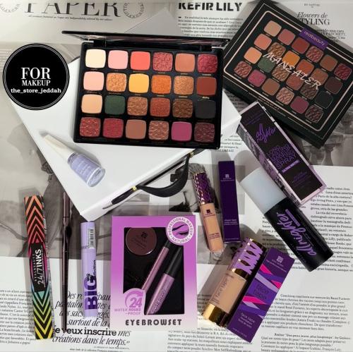 بوكس مكياج متنوع