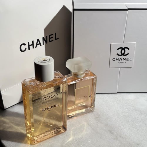 مجموعة كوكو شانيل مكونه من عطر 100 مل + شاور جل 20...
