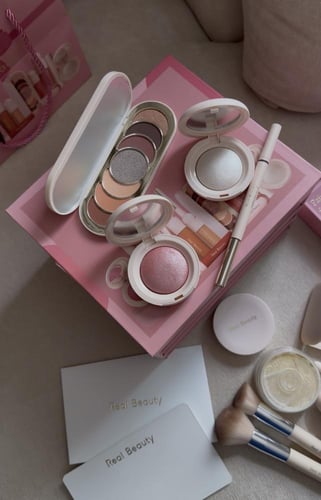 بوكس الانيق بديل شارلوت من ريل بيوتي