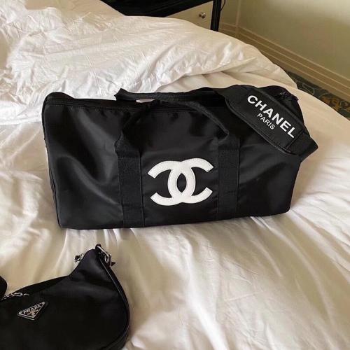 شنطه من شانيل رياضية وللسفر