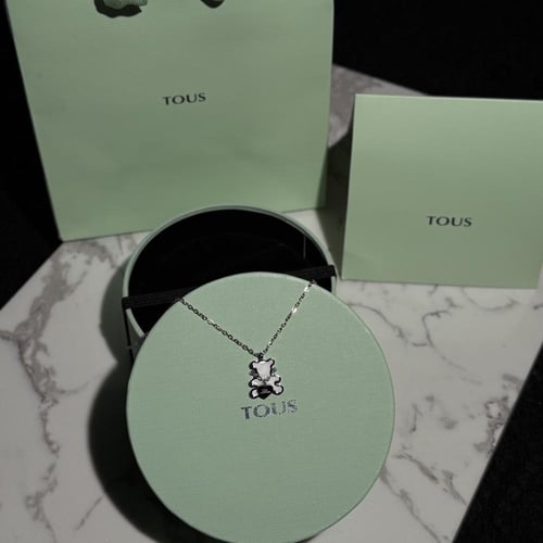 سلسال TOUS فضي مع الملحقات العلبه مختلفه صفراء