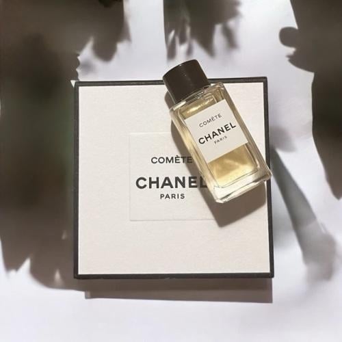 توزيعات عطر شانيل كوميت شامل كيس + شريطه من اختيار...