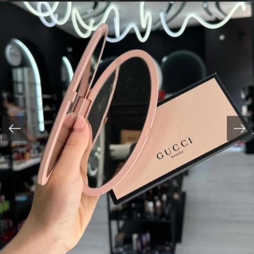 مرايه جوتشي بيضاوي مع ستاند