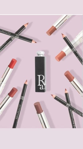 بكج الشفايف (روج كريمي_محدد شفايف) اللون عشوائي