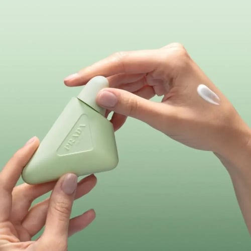 كريم مرطب برادا