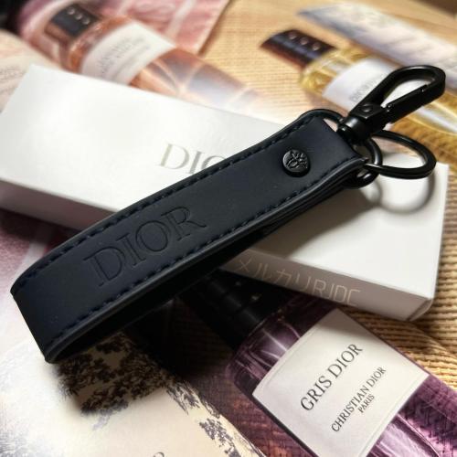 ميداليه ديور حلد كحلي