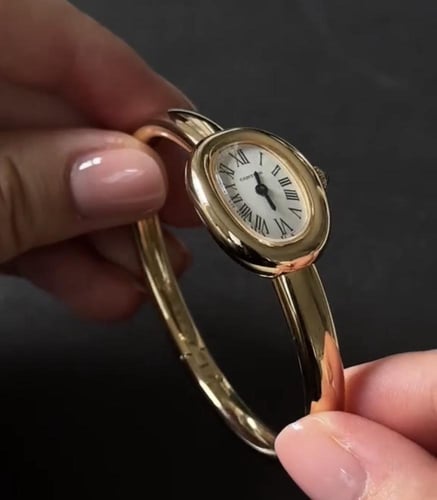 ساعة كارتير نسائيه ذهبي مع ملحقات ماستر