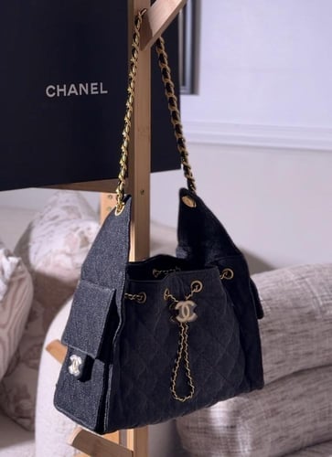 حقيبة يد متوسطة 25 من الدنيم المغسول ومعدن ذهبي ال...