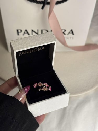 خاتم روز زهور الأقحوان باندورا مع ملحقات