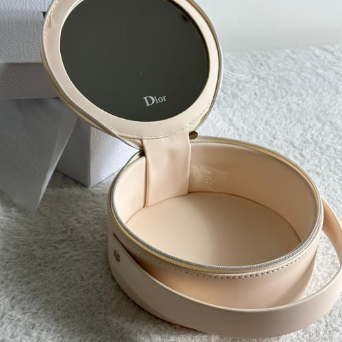 شنطه ميكب مراية