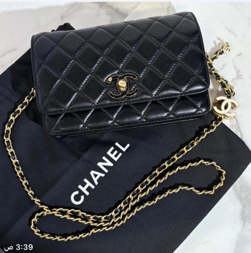 شنطة شانيل كلاسيك مع الباوتش فقط