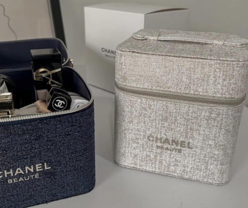 شنطة ميكب شانيل كحلي