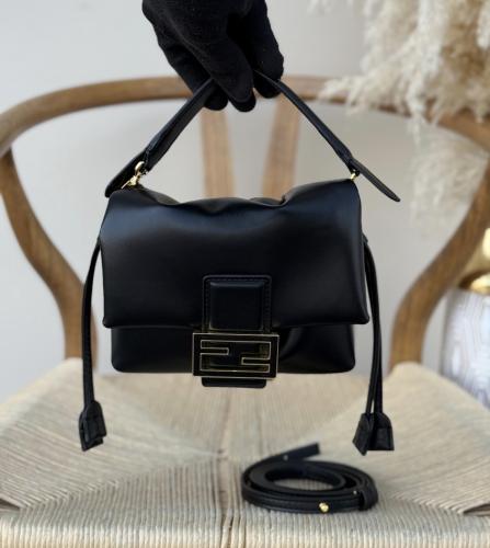 شنطه فيندي 17 سم