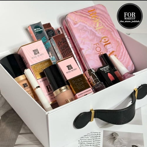 بوكس مكياج متنوع