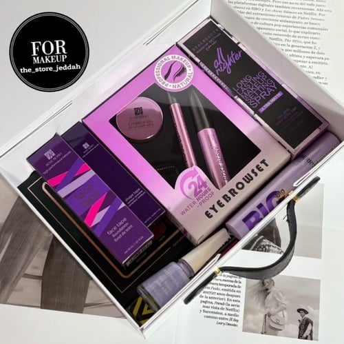 بوكس مكياج متنوع