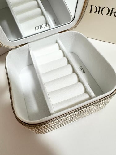 شنطة مجوهرات من ديور بيوتي الجديدة