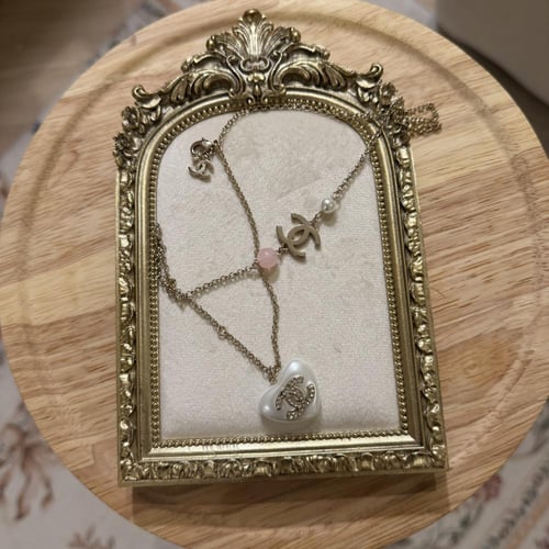 سلسال شانيل لون برونز مو ذهبي صريح مع ملحقات عاديه