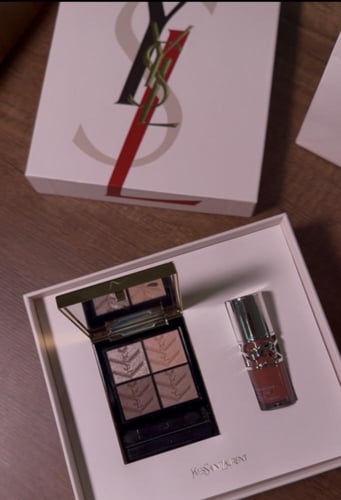 مجموعة سان لوران شدو وقلوس