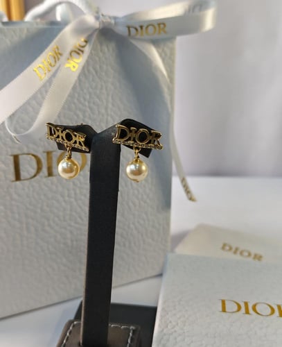 حلق ديور لؤلؤ ذهبي مع ملحقات