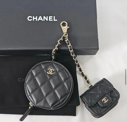 شنطه صغيره شانيِل دائرية معدن ذهبي مبطنة من جلد ال...