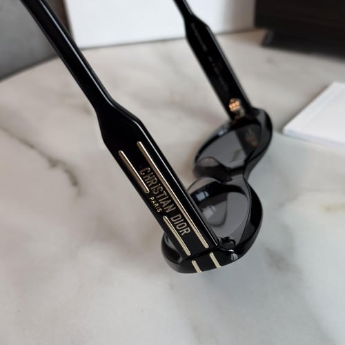 نظارة كريستيان ديور اسود