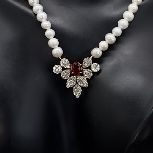 عقد تصميم الألماس واللؤلؤ الفاخر