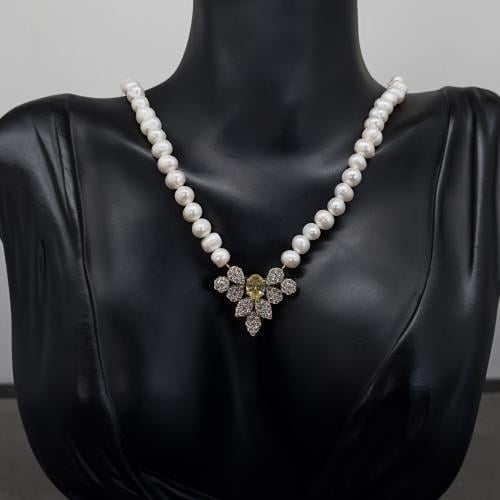 عقد تصميم الألماس واللؤلؤ الفاخر