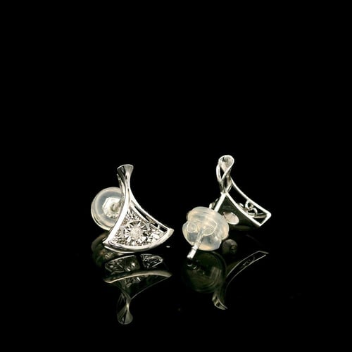 حلق الألماسة الراقصة