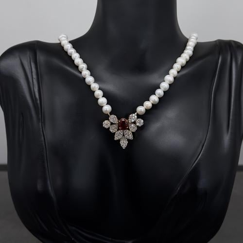 عقد تصميم الألماس واللؤلؤ الفاخر