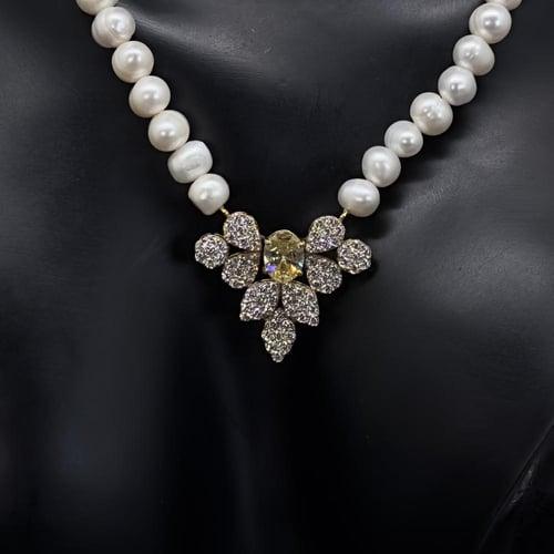 عقد تصميم الألماس واللؤلؤ الفاخر