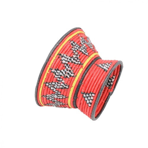 مطــرح مزين بالخيوط الصفراء (نايلون) (تمر-مكسرات-ز...