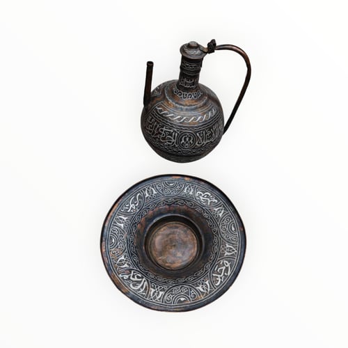 ابريق من النحاس الأحمر عليه نقوش اسلاميه قديم وناد...