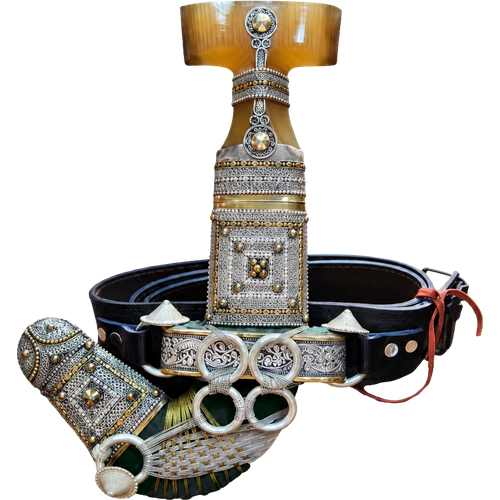 جنبيه خنجر مزينه بالمعدن