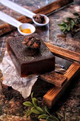 صابونة المره والكركم للوجه والجسم